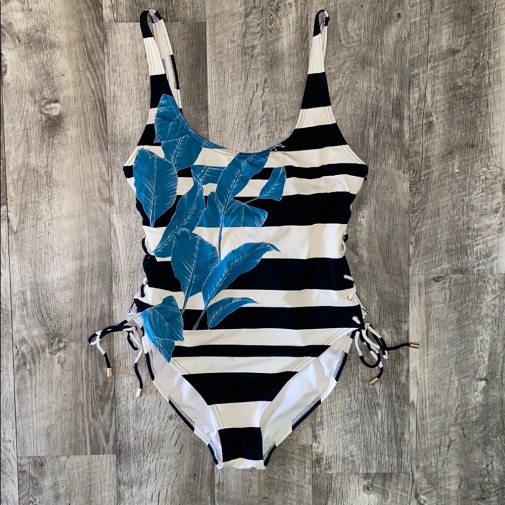 One piece swimwear